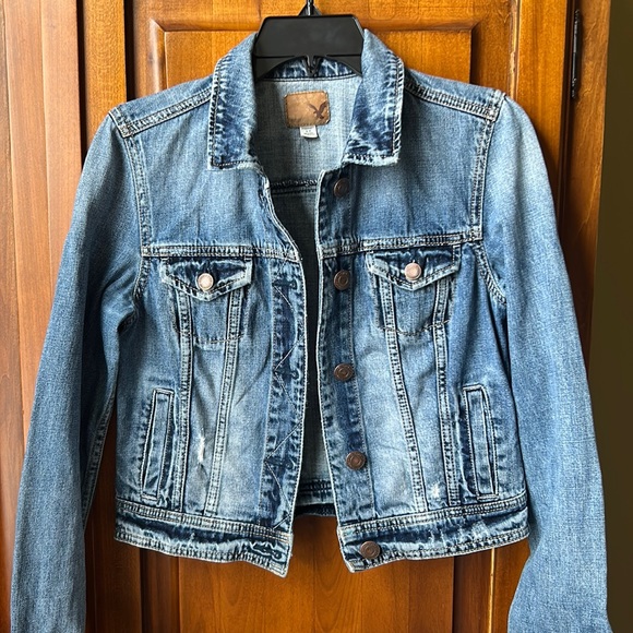 American Eagle Outfitters Jackets & Blazers - American Eagle Crop Jean Jacket